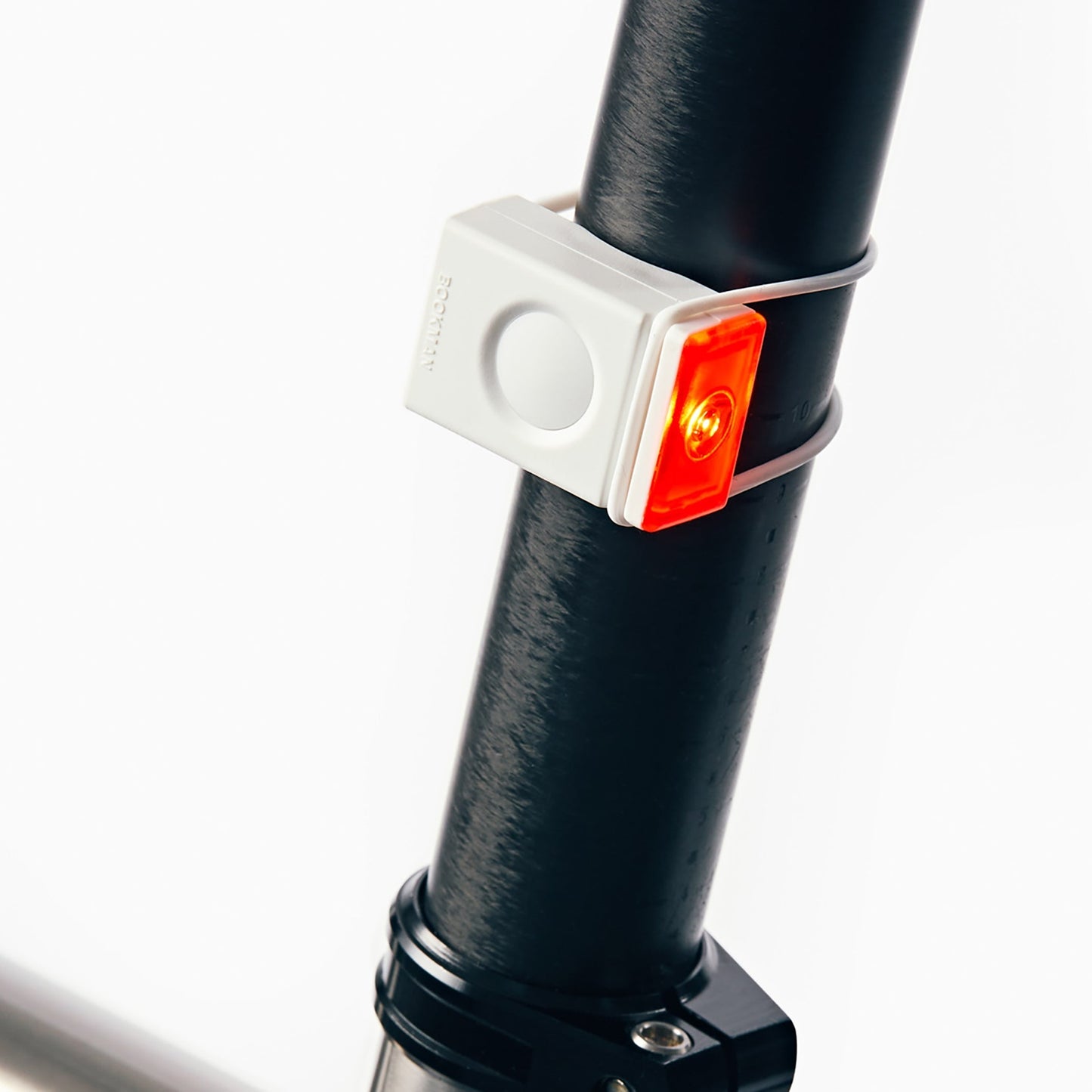 ライト BM-414 Block-light-rear ブロックライト(リア) Block Light Rear - White
