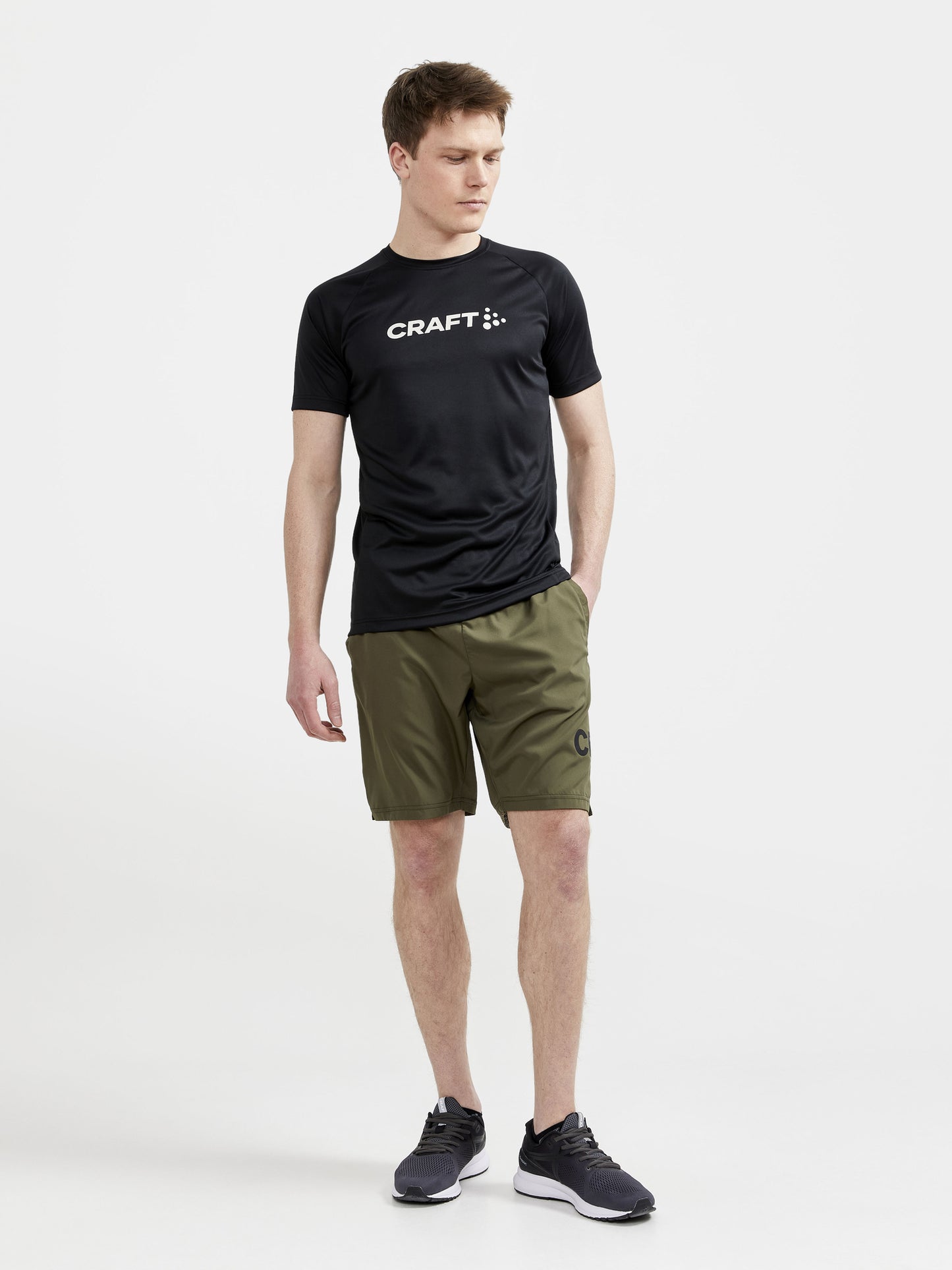 Tシャツ 1911786-999000 CORE ESSENCE LOGO TEE - BLACK [メンズ]