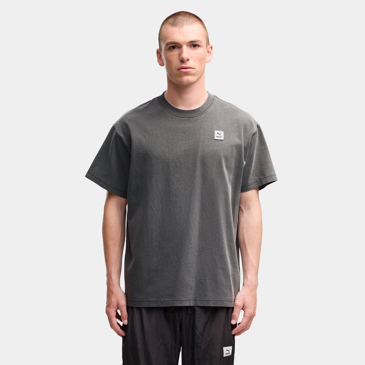 ランニングTシャツ P52901599 Unisex Puma X SAYSKY Graphic Team Tee - Flat Dark Gray [ユニセックス]