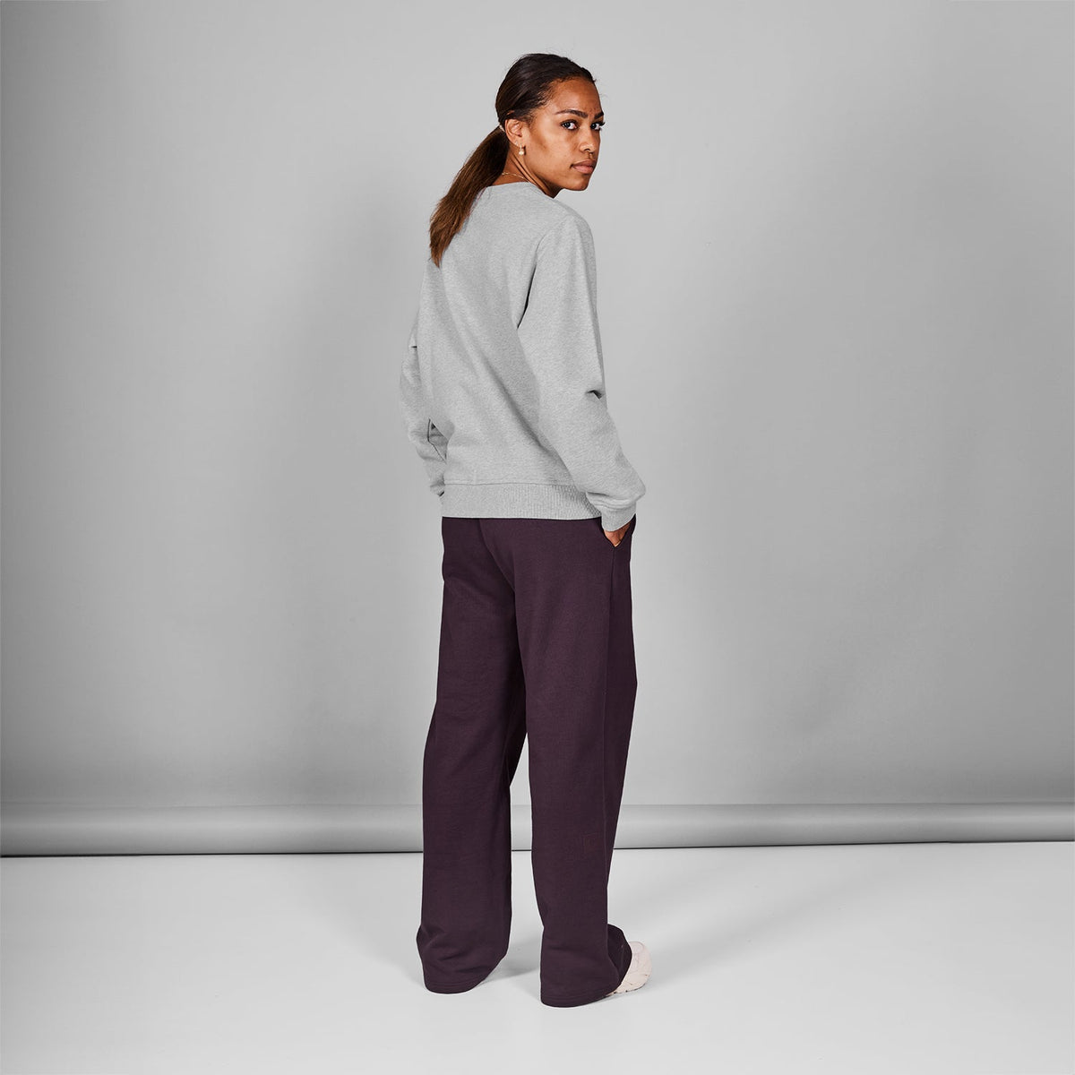 スウェット XWLCR70c6006 Wmns Everyday Crewneck - Grey [レディーズ]