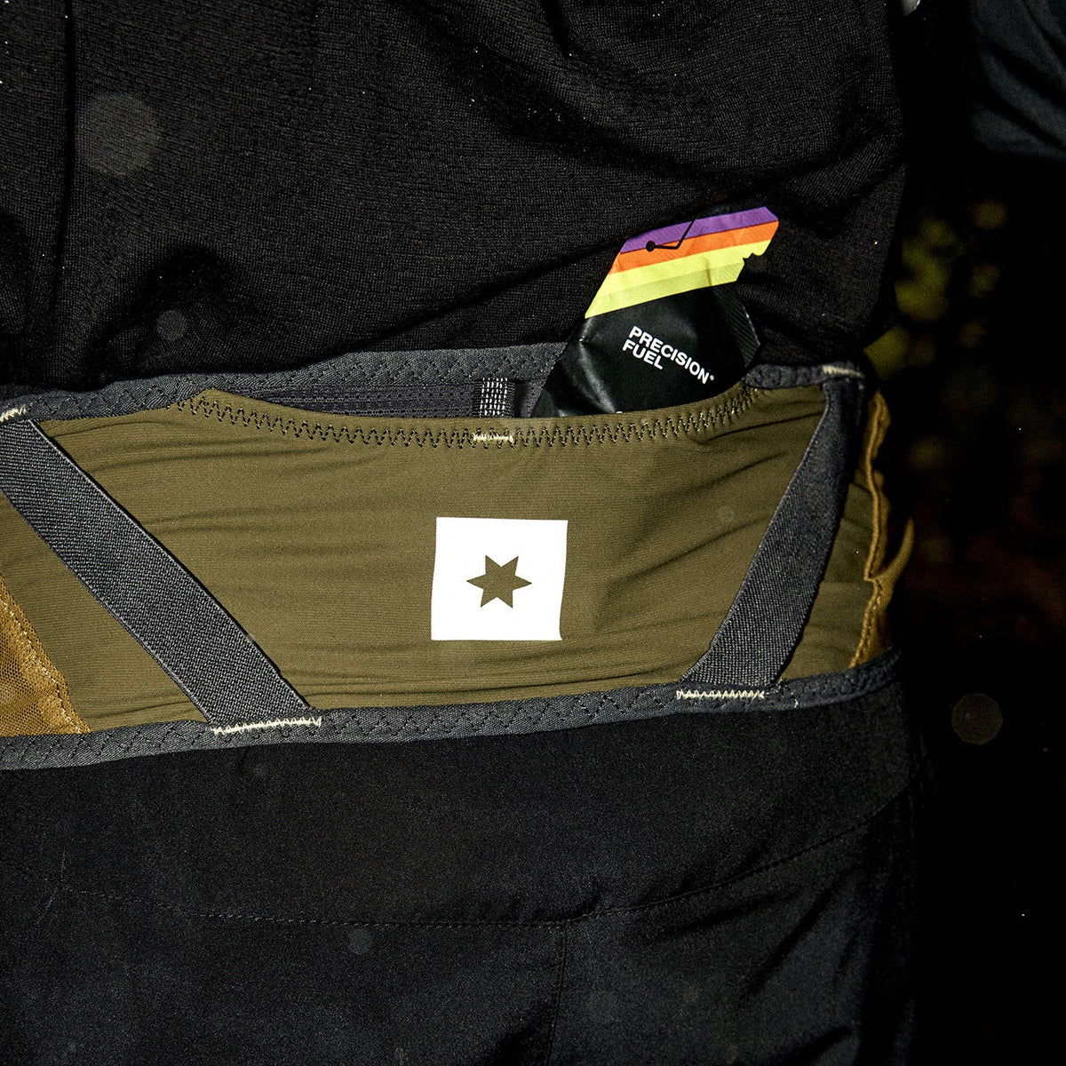ランニングベルトバッグ MUABE501c310 Flow Belt 501 - Green [ユニセックス]