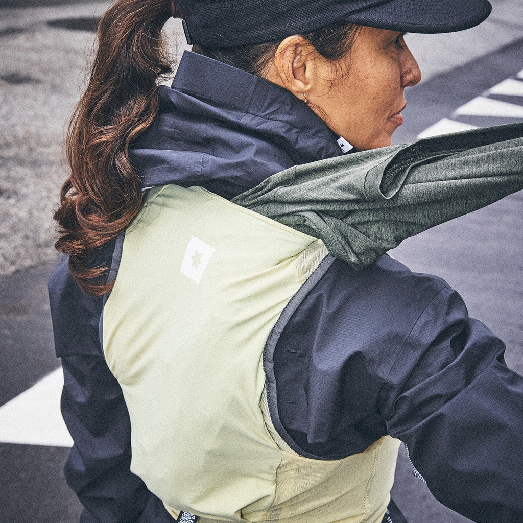ハイドレーションベスト MUAVE101c411 Flow Vest 101 8リットル - Yellow [ユニセックス]