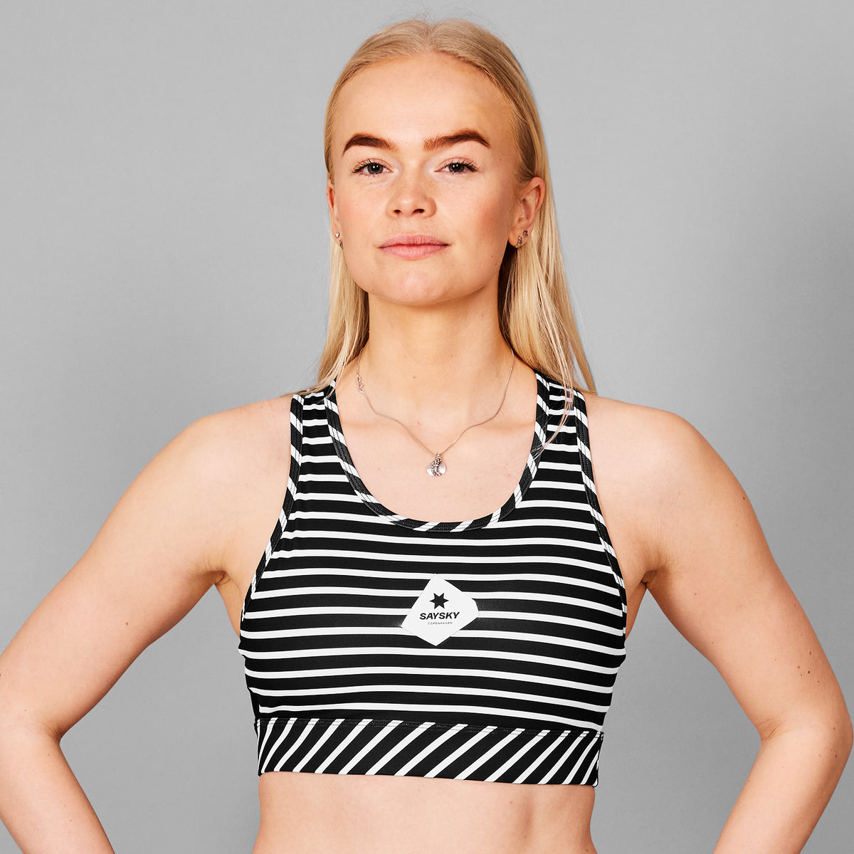 スポーツブラ LWRSB02c003 Wmns Combat Sports Bra - Black/White Stripe [レディーズ]