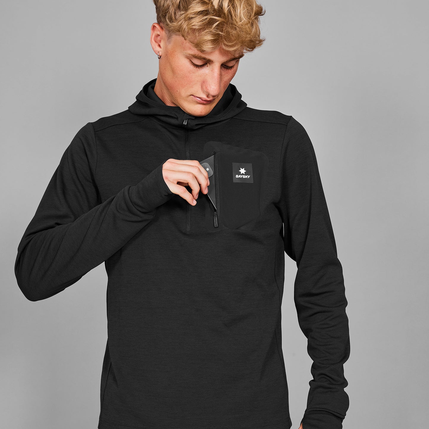 ハーフジップパーカー MMRHO01c9001 Pace Half Zip Hoodie - Black [メンズ]