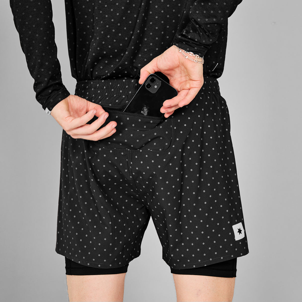 ランニングショーツ MMRSH01c1018 Reflective Polka Pace 2-in-1 Shorts 5inch - Black Reflective Polka Aop [メンズ]