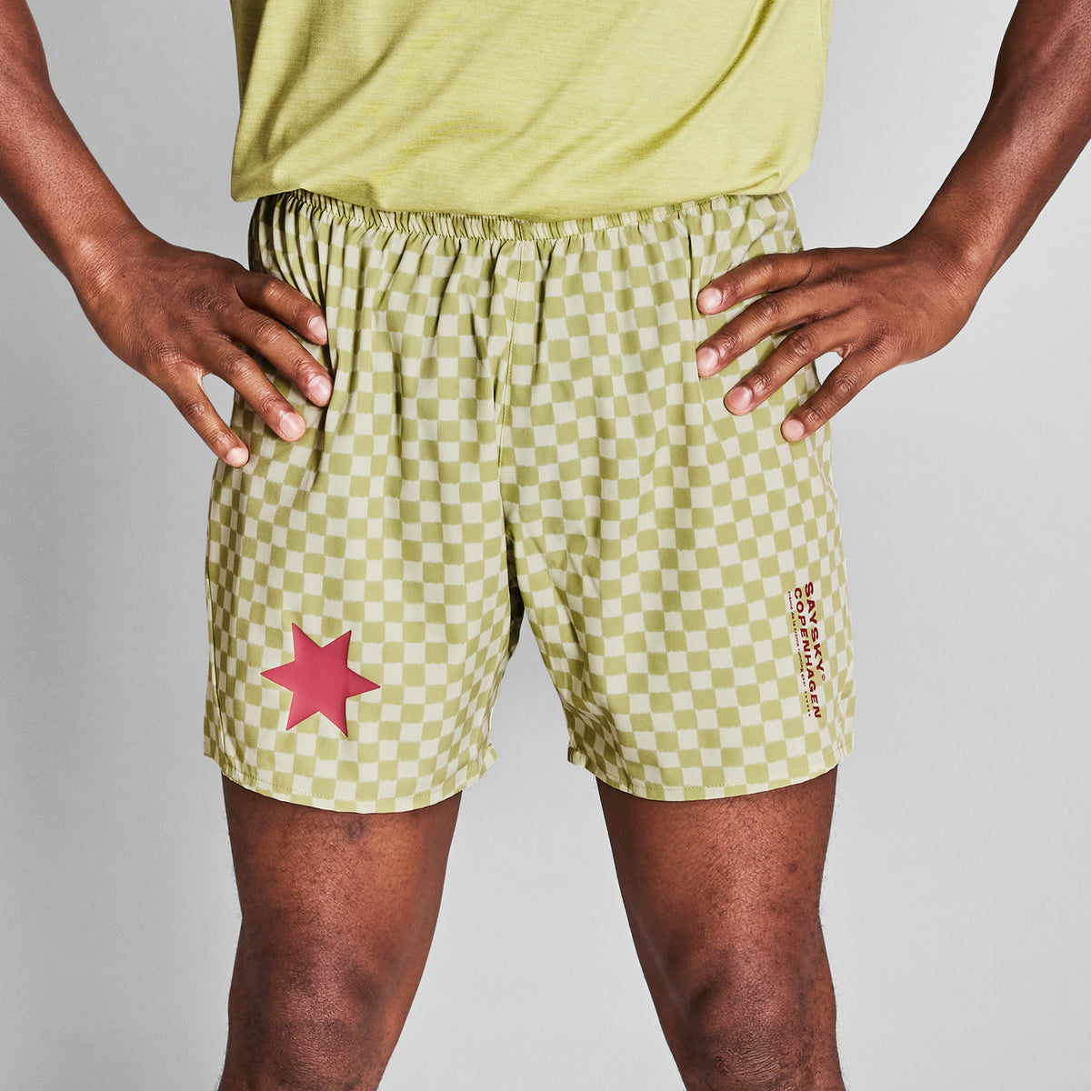 ランニングショーツ NMRSH21c1034 Checker Pace Shorts 5inch - Green Checker Aop [メンズ]