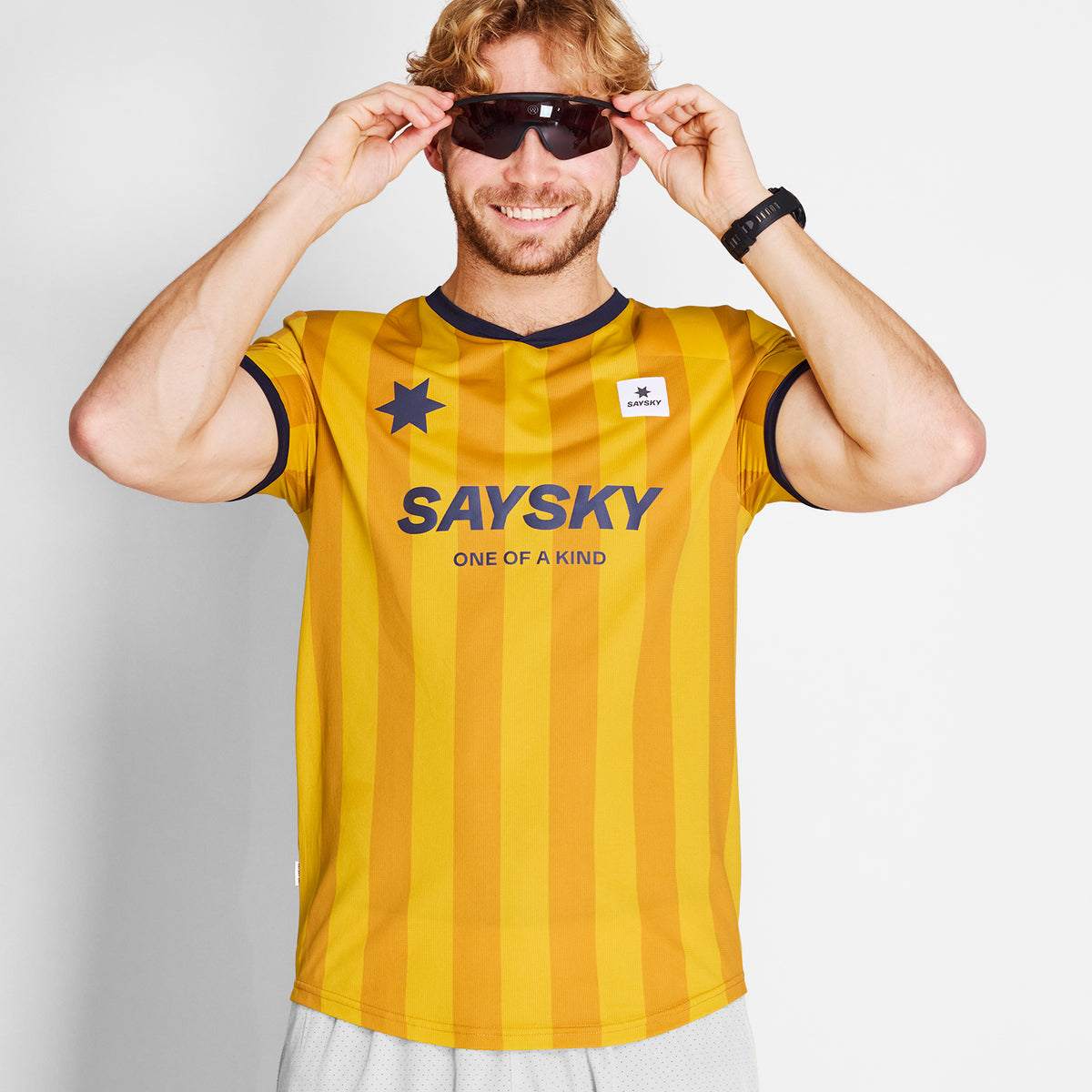 ランニングTシャツ NMRSS31c008 Stripe Combat T-shirt - Yellow Stripe Aop [メンズ]