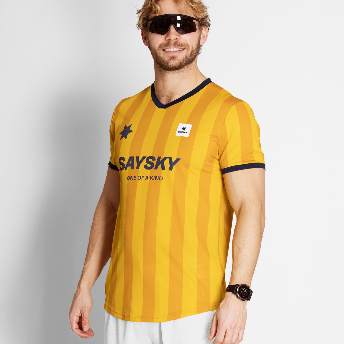 ランニングTシャツ NMRSS31c008 Stripe Combat T-shirt - Yellow Stripe Aop [メンズ]