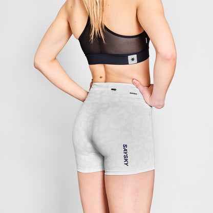 ショートタイツ NWRST31c1030 Wmns Flower Combat+ Short Tights 4inch - White Aop [レディーズ]