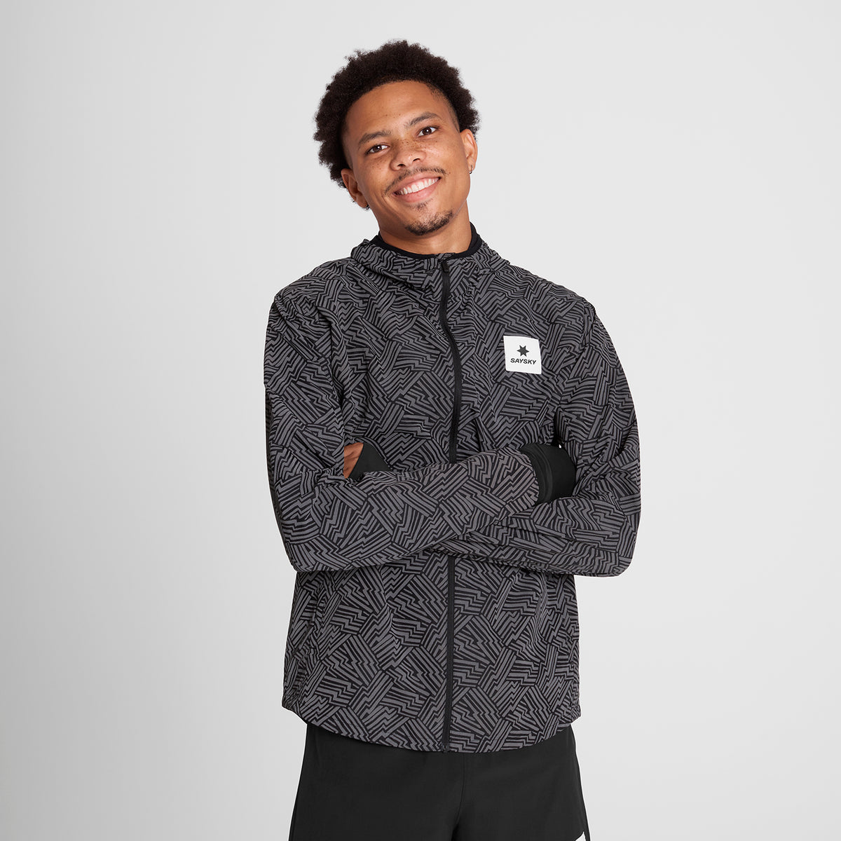 ランニングジャケット OMRJA01c1050 Reflective Blaze Jacket - Black Aop [メンズ]