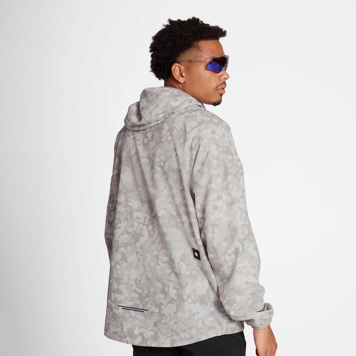 ランニングアノラック OMRJA23c1049 Camo Pace Anorak - Sand Camo Aop [メンズ]