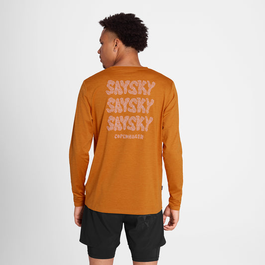 ランニングTシャツ（ロングスリーブ） OMRLS20c4008 Reflective Logo Pace Long Sleeve - Orange [メンズ]