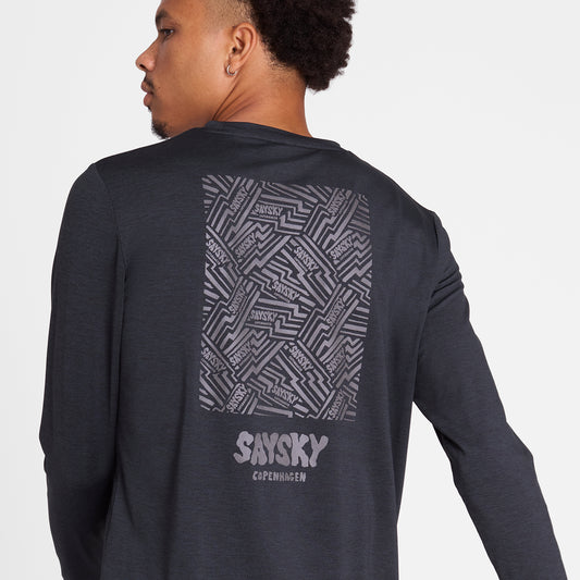ランニングTシャツ（ロングスリーブ） OMRLS20c9001 Reflective Logo Pace Long Sleeve - Black [メンズ]