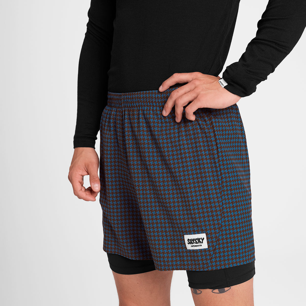 ランニングショーツ OMRSH20c1047 Houndstooth Pace 2-in-1 Shorts 5inch - Blue Houndstooth Aop [メンズ]