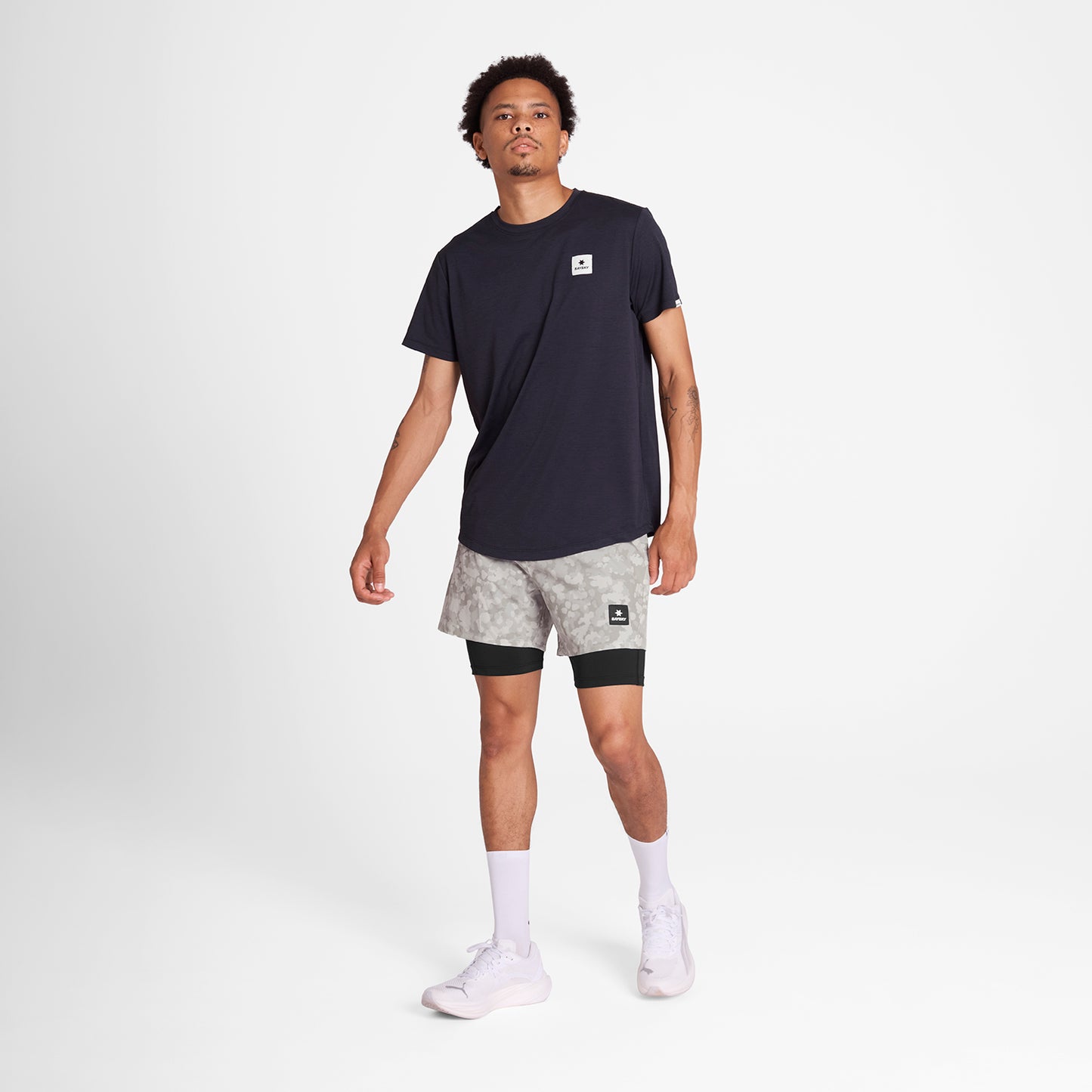 ランニングショーツ OMRSH20c1049 Camo Pace 2-in-1 Shorts 5inch - Sand Aop [メンズ]