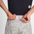ランニングショーツ OMRSH20c1049 Camo Pace 2-in-1 Shorts 5inch - Sand Camo Aop [メンズ]