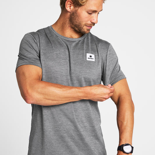 ランニングTシャツ OMRSS21c6004 Statement Pace T-shirt - Grey [メンズ]