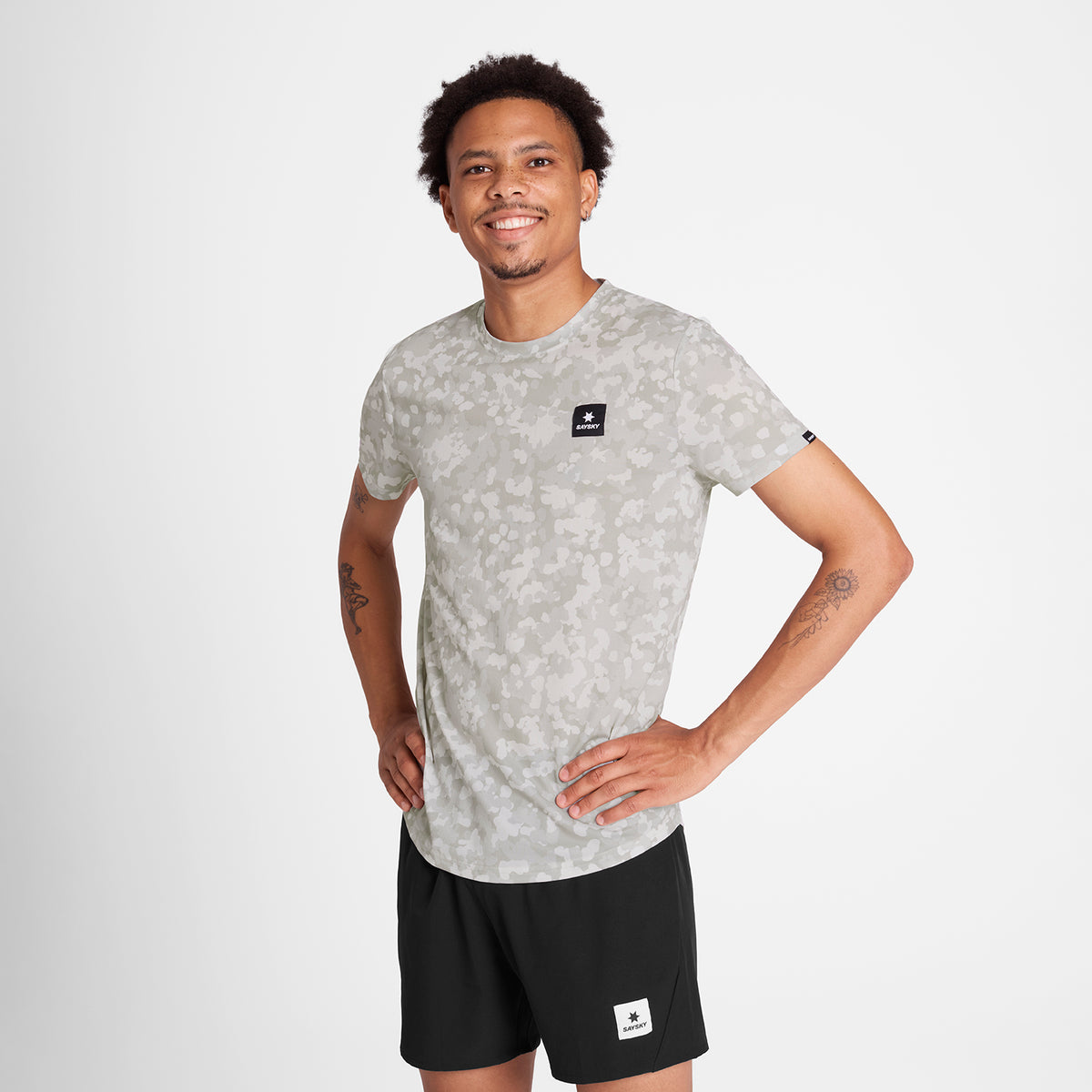 ランニングTシャツ OMRSS31c1049 Camo Combat T-shirt - Sand Camo Aop [メンズ]