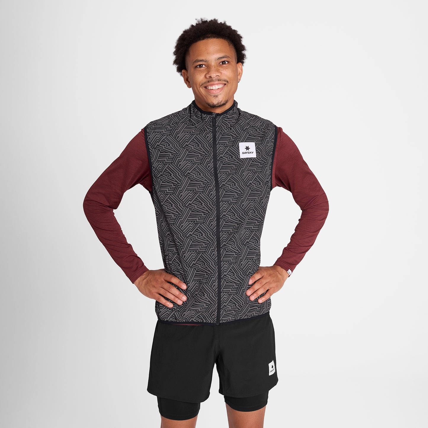 ランニングベスト OMRVE01c1050 Reflective Pace Vest - Black Aop [メンズ]
