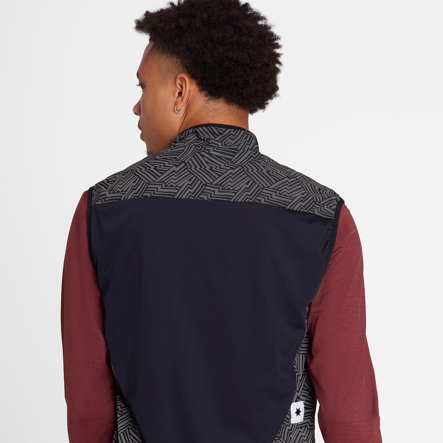 ランニングベスト OMRVE01c1050 Reflective Pace Vest - Black Aop [メンズ]