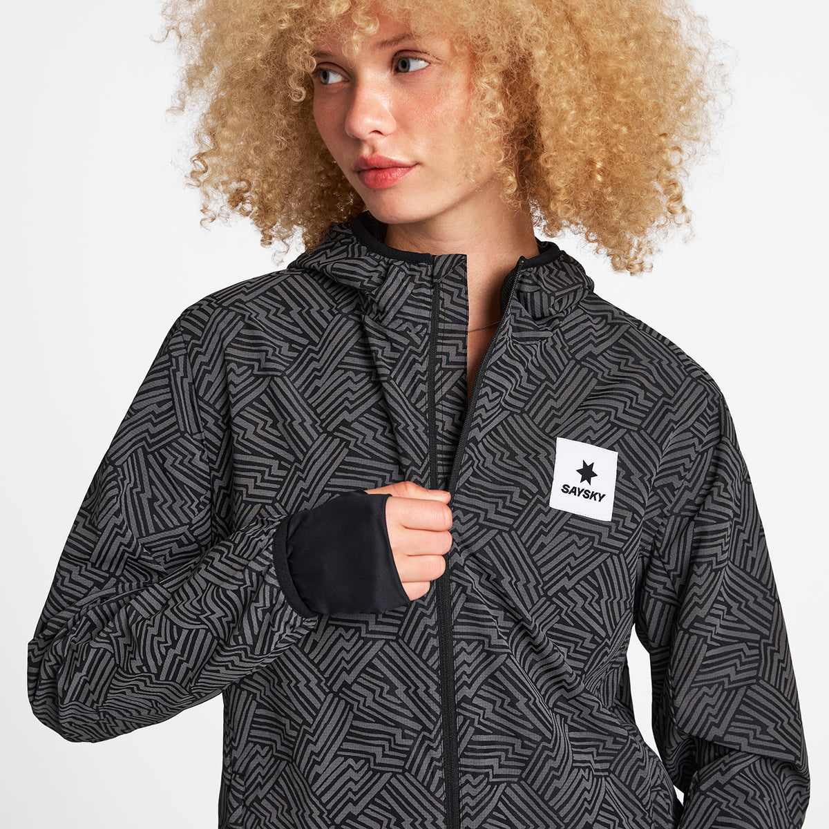 ランニングジャケット OWRJA01c1050 Wmns Reflective Blaze Jacket - Black Aop [レディーズ]
