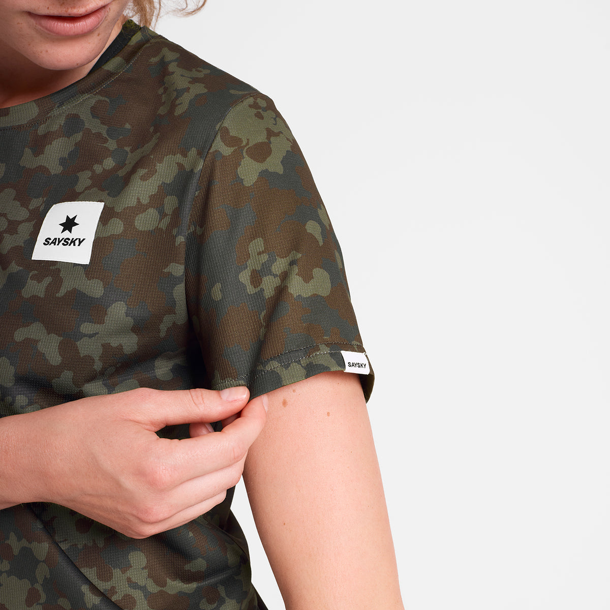 ランニングTシャツ OWRSS31c1048 Wmns Camo Combat T-shirt - Brown Camo Aop [レディーズ]
