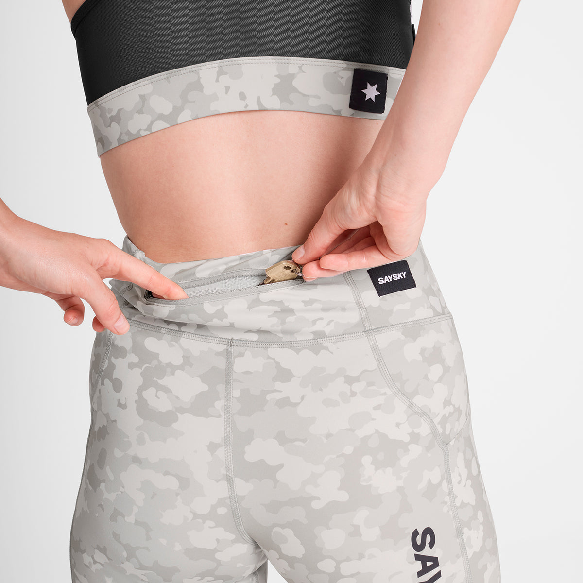 ショートタイツ OWRST30c1049 Wmns Camo Combat+ Short Tights 7inch - Sand Camo Aop [レディーズ]