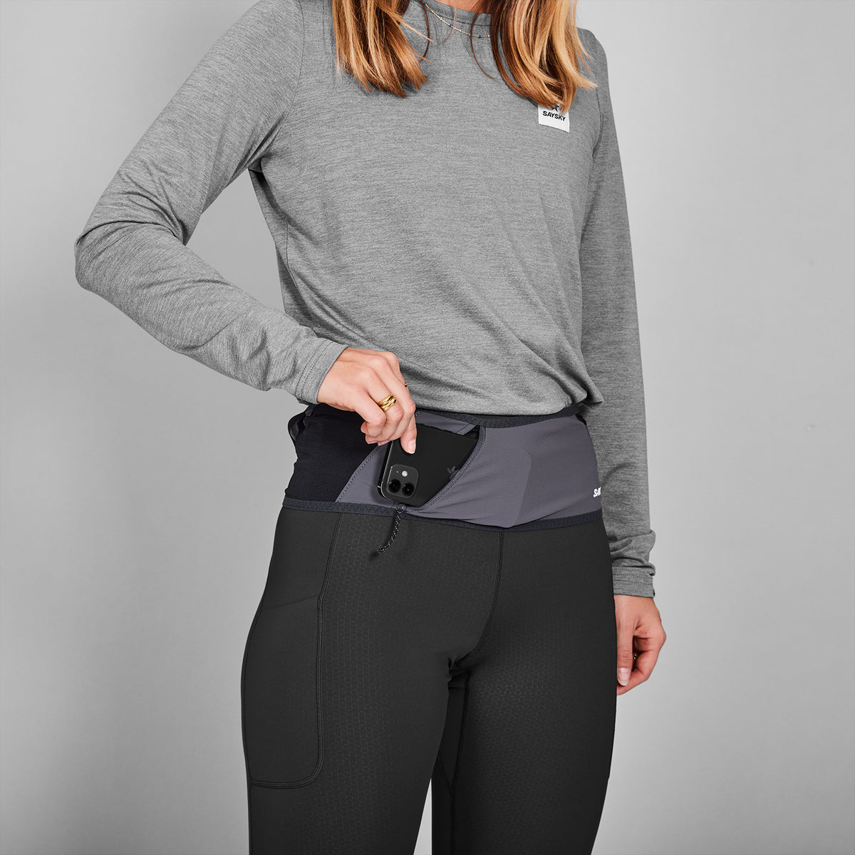 ランニングベルトバッグ SA70005c901 Flow Belt - Black [ユニセックス]