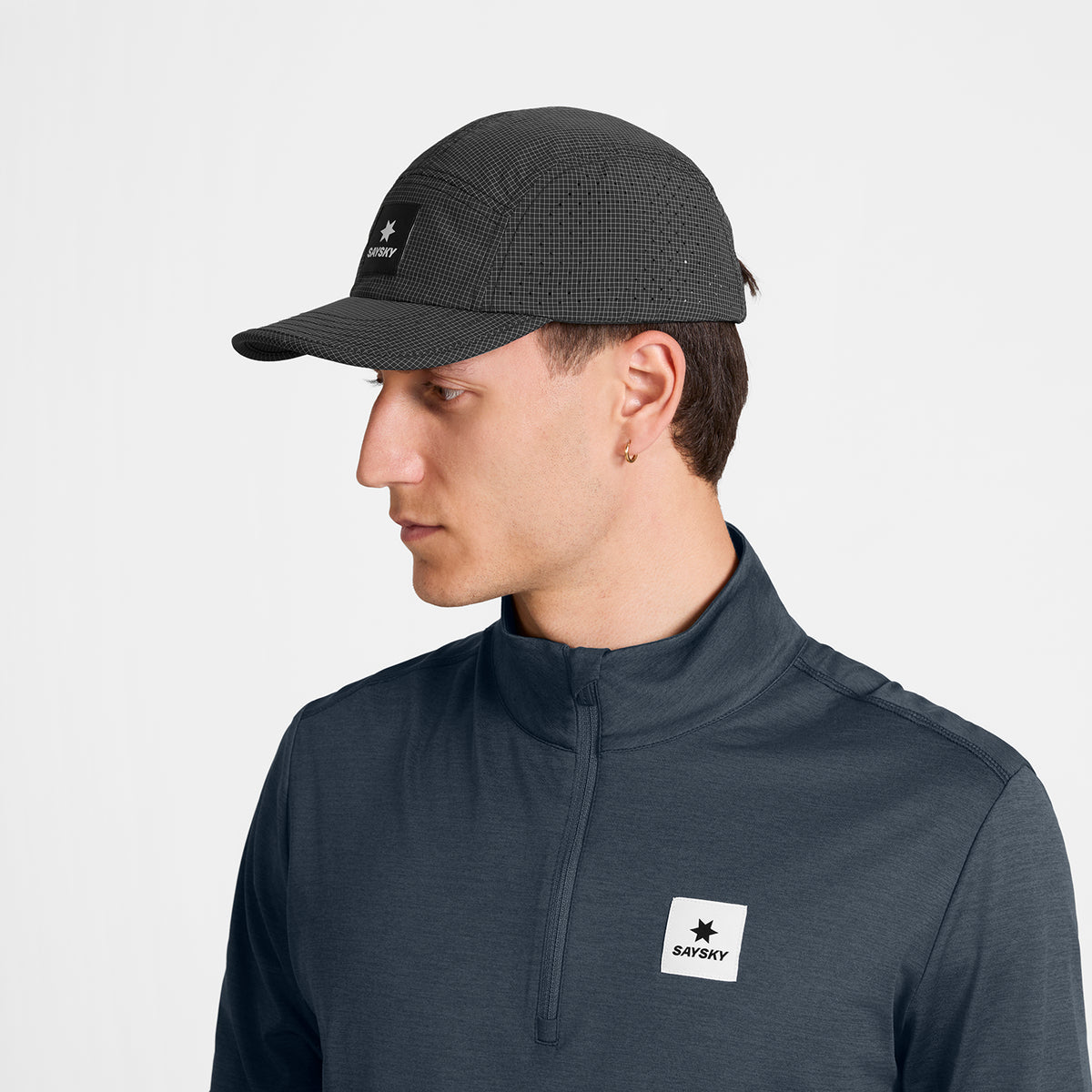 ランニングキャップ SA85015c901 Combat Shield Cap - Black [ユニセックス]