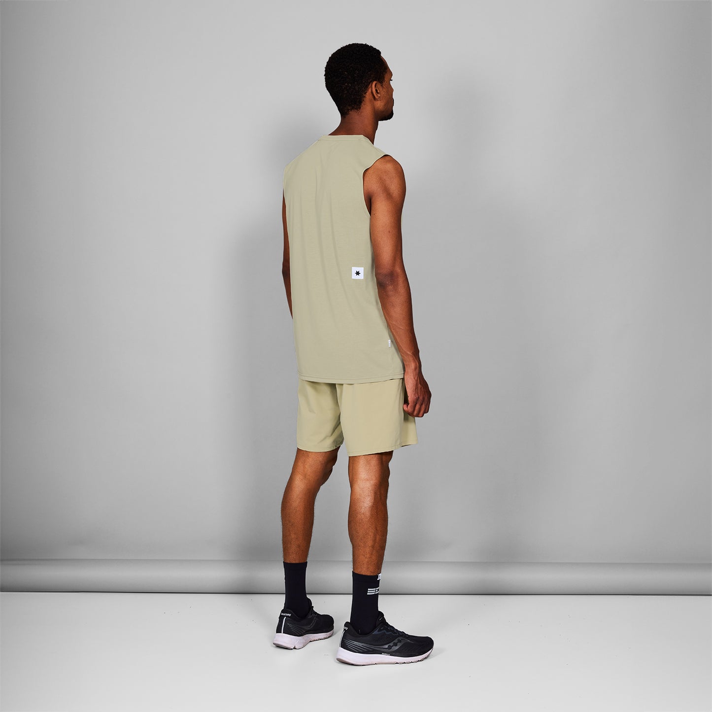 モーションショーツ SM40001c801 Motion Shorts 8`` - Beige [メンズ]