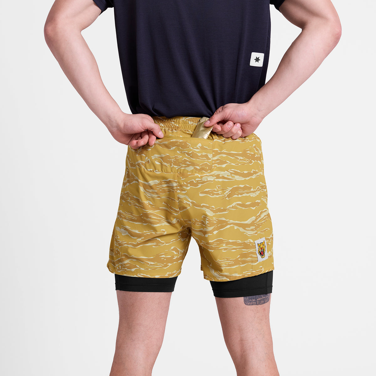 ランニングショーツ SM40007c1064 Tiger Pace 2-in-1 Shorts 5inch - Yellowcamo [メンズ]