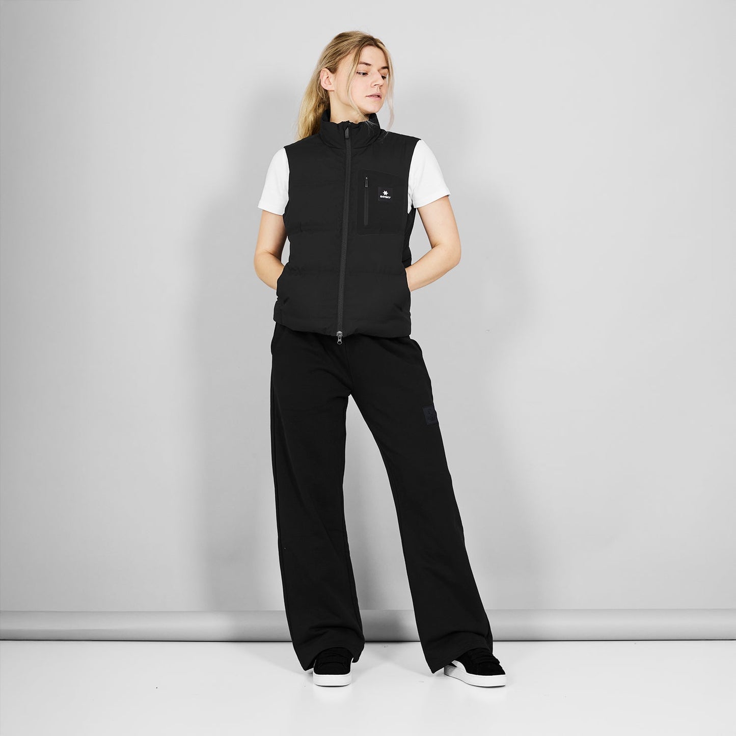 ダウンベスト NWLVE50c901 W Everyday Down Vest - Black [レディーズ]