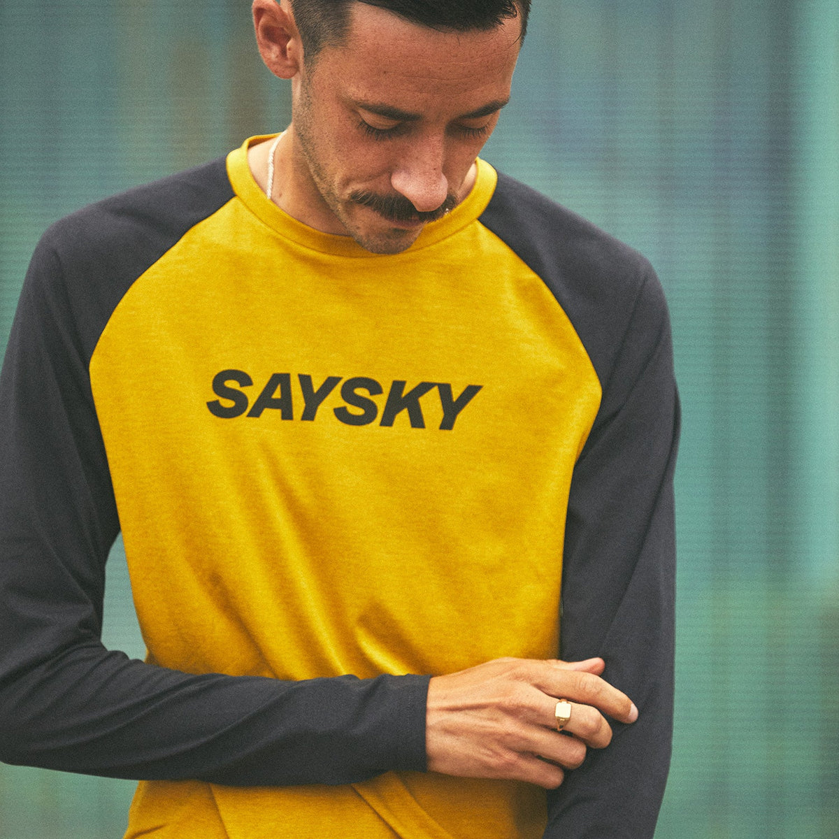 ランニングTシャツ（ロングスリーブ） KMRLS02c4002 Logo Pace Long Sleeve - Yellow [メンズ]