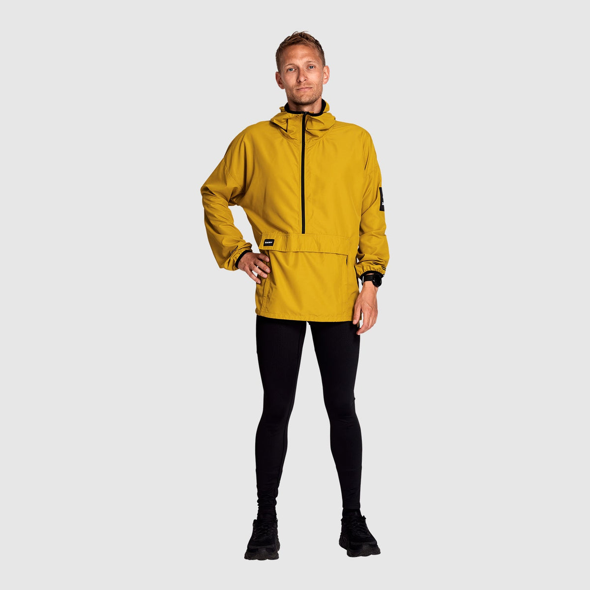 ランニングアノラック KMRJA03c402 Pace Anorak - Yellow [メンズ]
